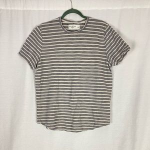 Short-Sleeve Curved Hem Tee